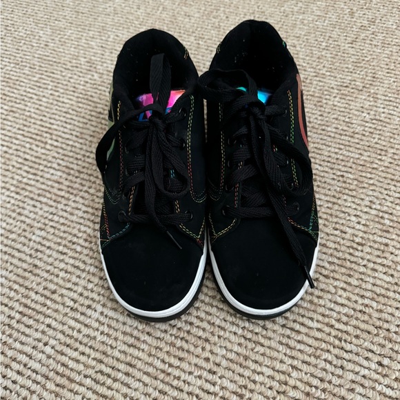 Heely shoes with tool - Picture 4 of 5